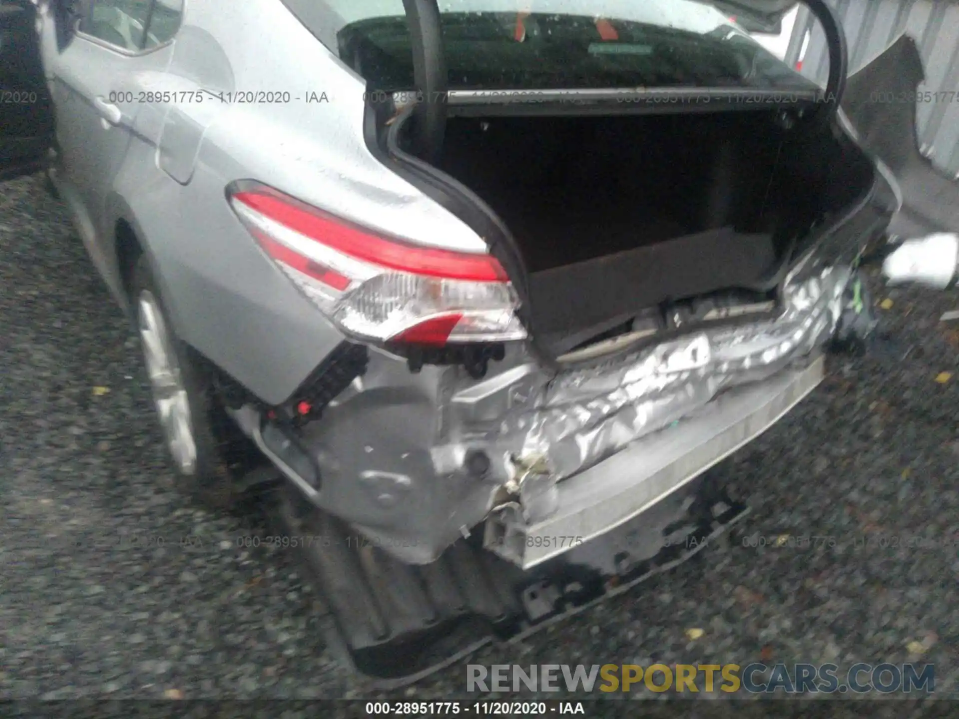 6 Photograph of a damaged car 4T1B11HK1KU704152 TOYOTA CAMRY 2019