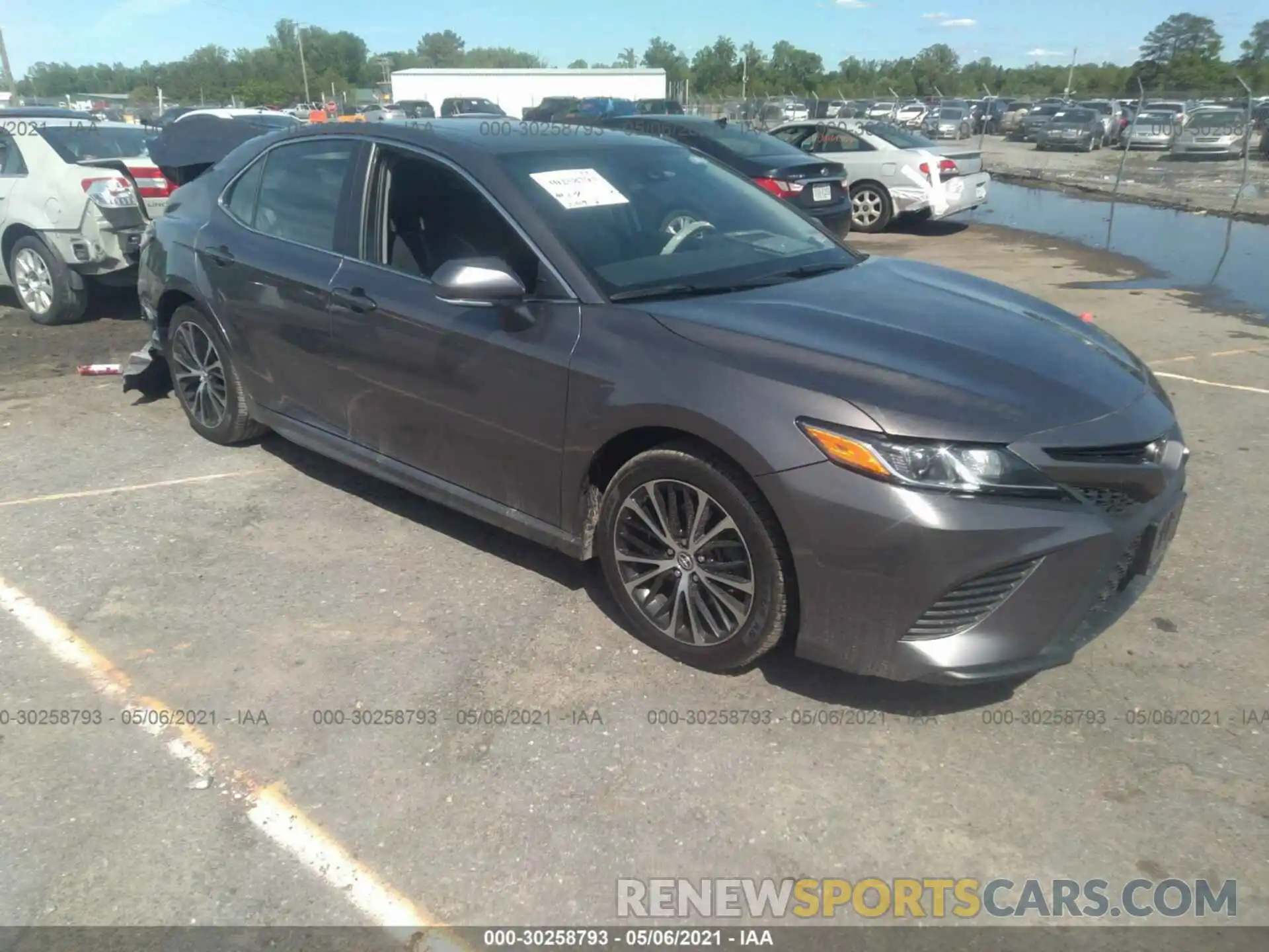 1 Photograph of a damaged car 4T1B11HK1KU704183 TOYOTA CAMRY 2019