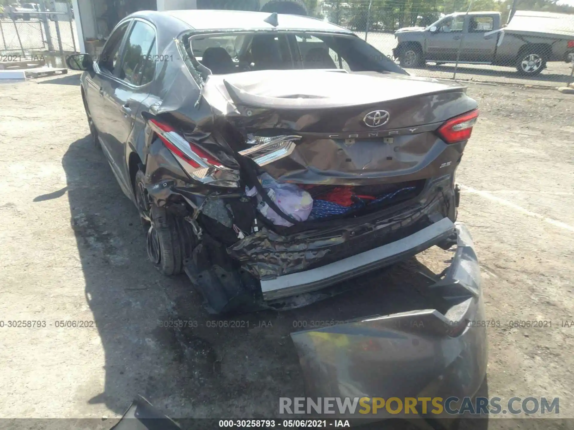 6 Photograph of a damaged car 4T1B11HK1KU704183 TOYOTA CAMRY 2019