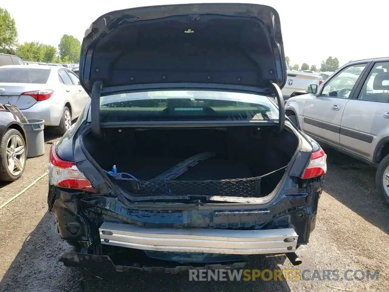 9 Photograph of a damaged car 4T1B11HK1KU705429 TOYOTA CAMRY 2019