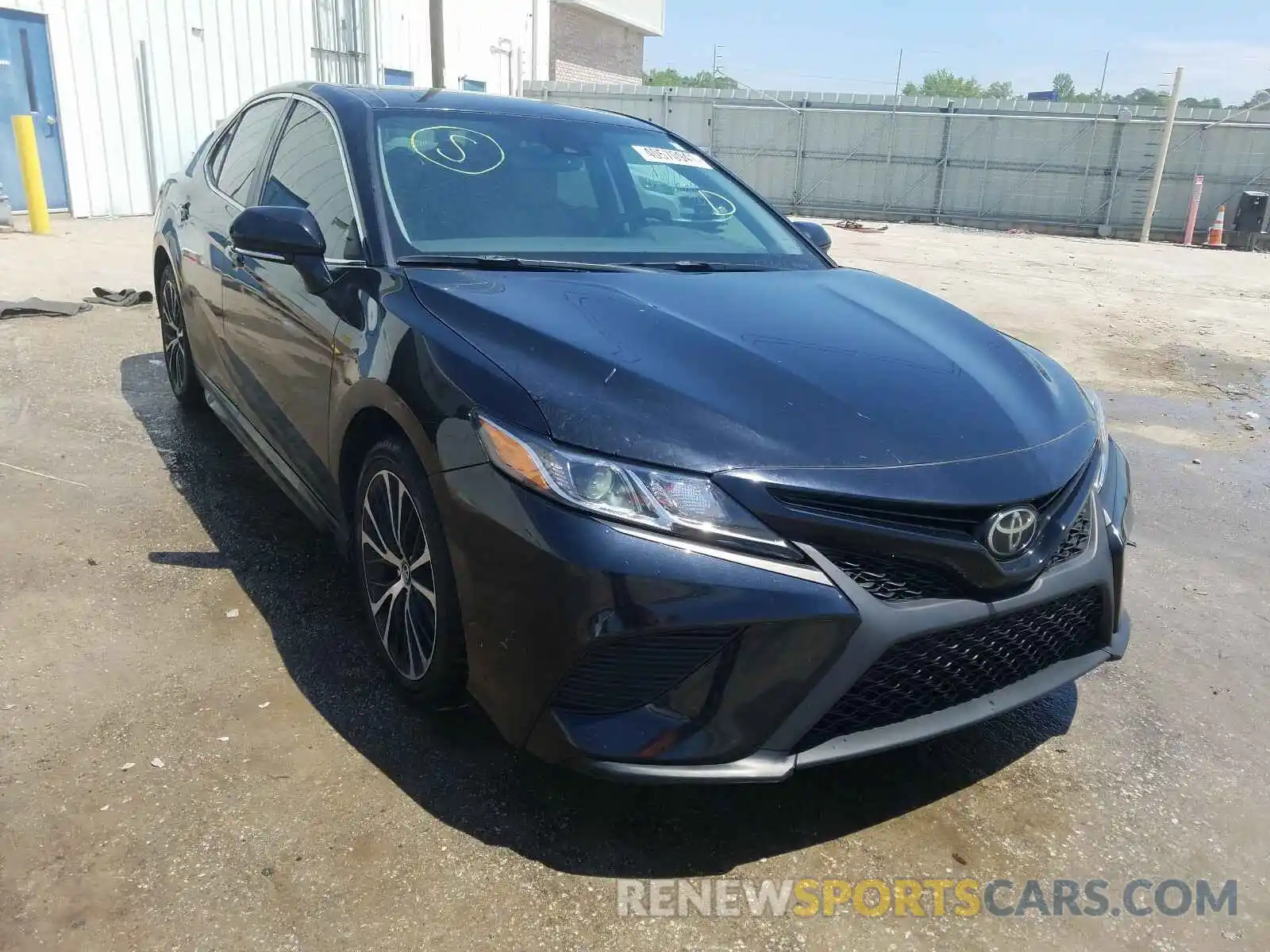 1 Photograph of a damaged car 4T1B11HK1KU705804 TOYOTA CAMRY 2019