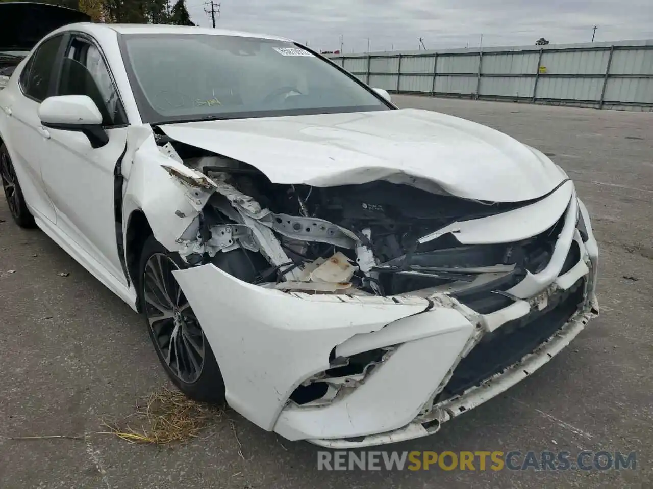 9 Photograph of a damaged car 4T1B11HK1KU706824 TOYOTA CAMRY 2019