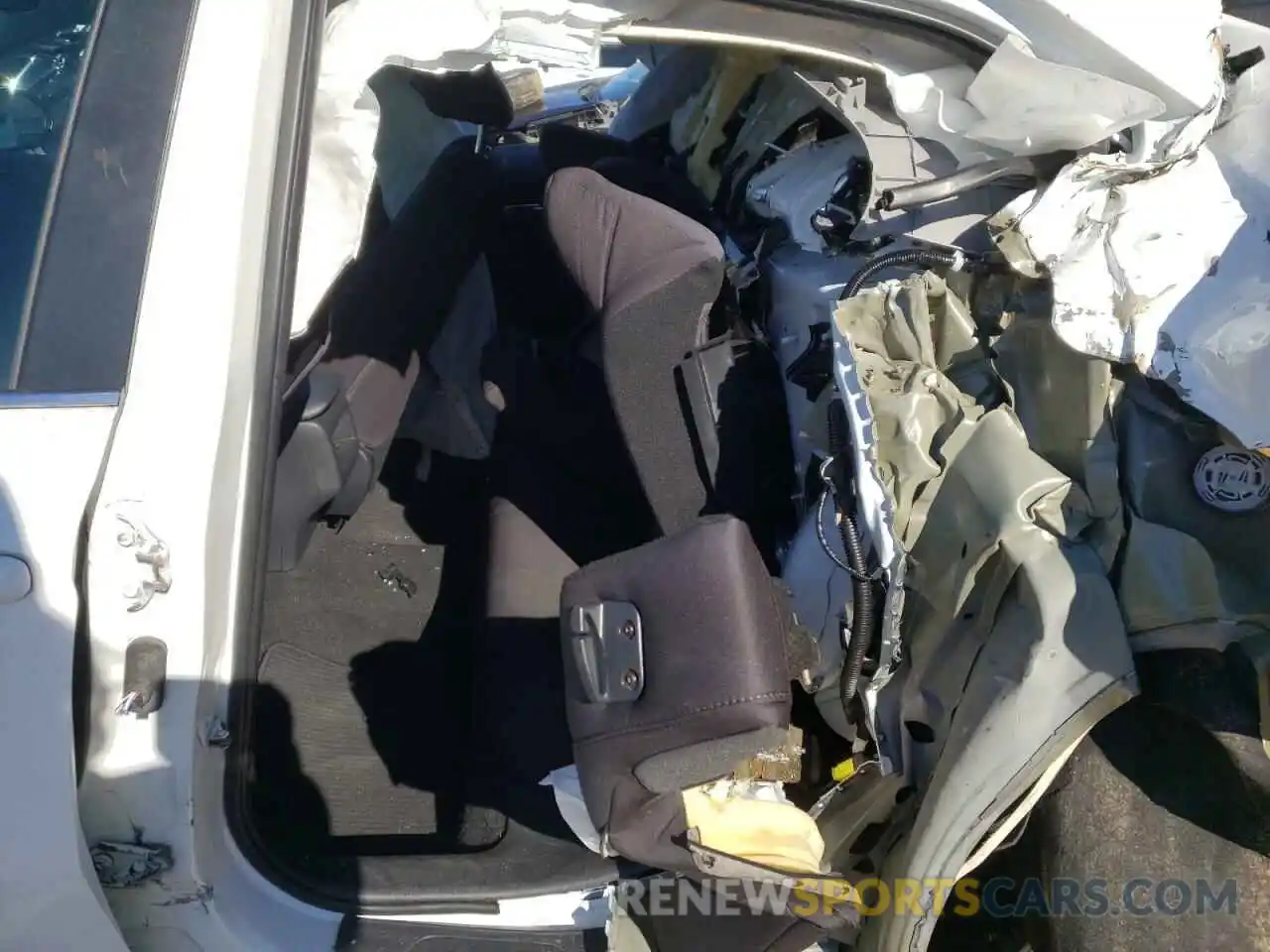 6 Photograph of a damaged car 4T1B11HK1KU708363 TOYOTA CAMRY 2019