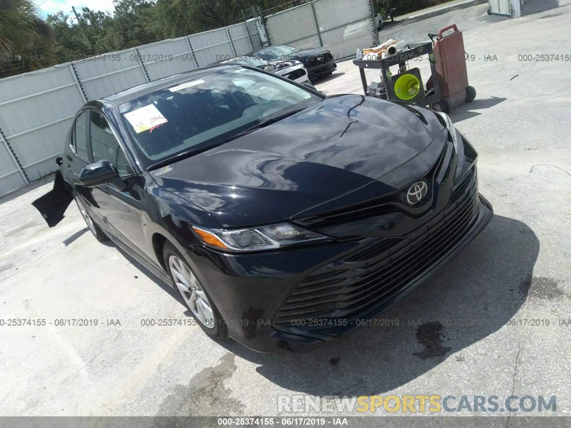 1 Photograph of a damaged car 4T1B11HK1KU708945 TOYOTA CAMRY 2019