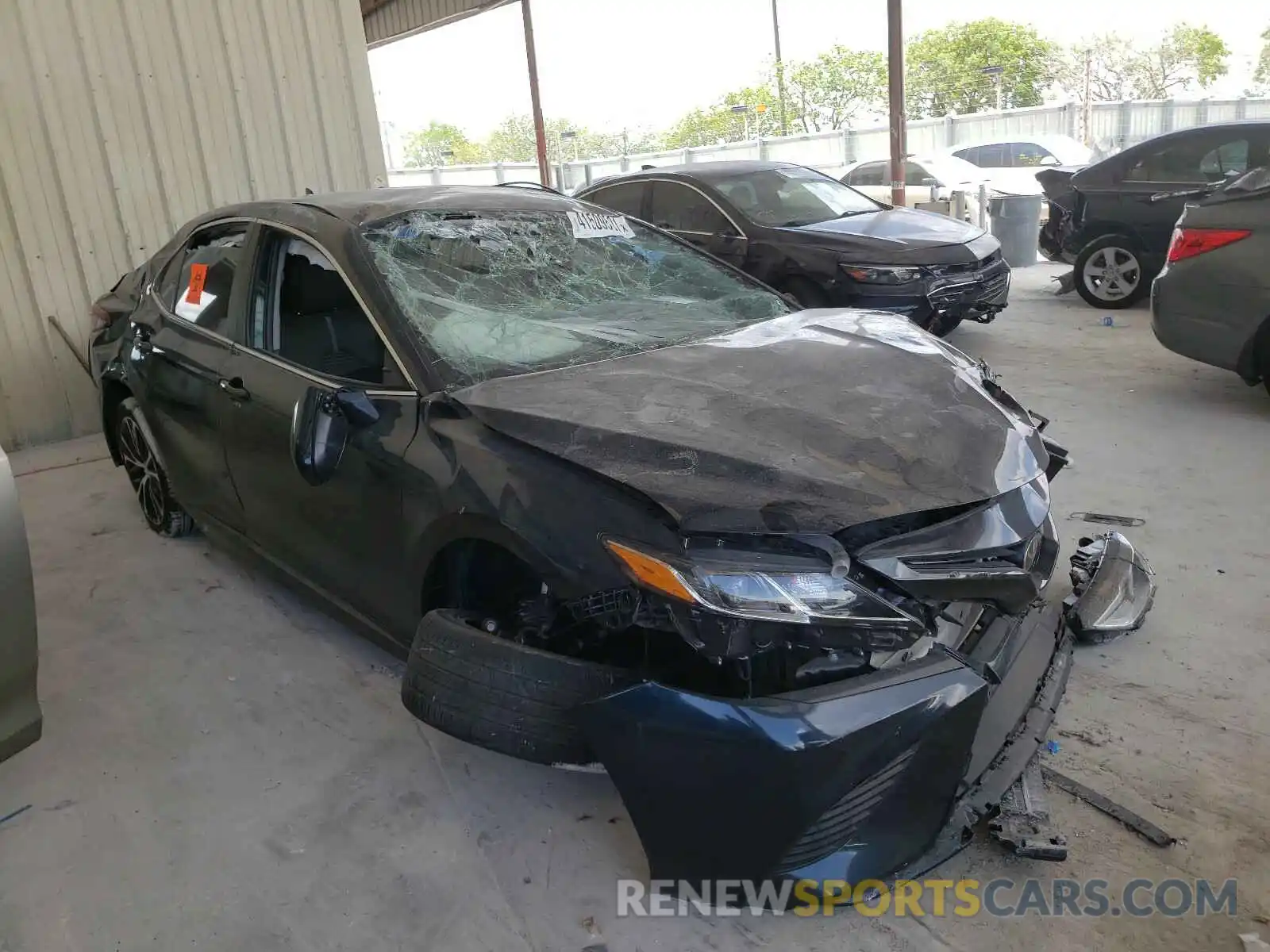 1 Photograph of a damaged car 4T1B11HK1KU709609 TOYOTA CAMRY 2019