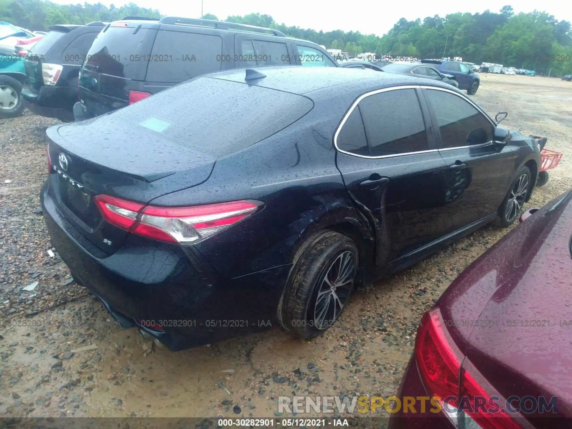 4 Photograph of a damaged car 4T1B11HK1KU710677 TOYOTA CAMRY 2019