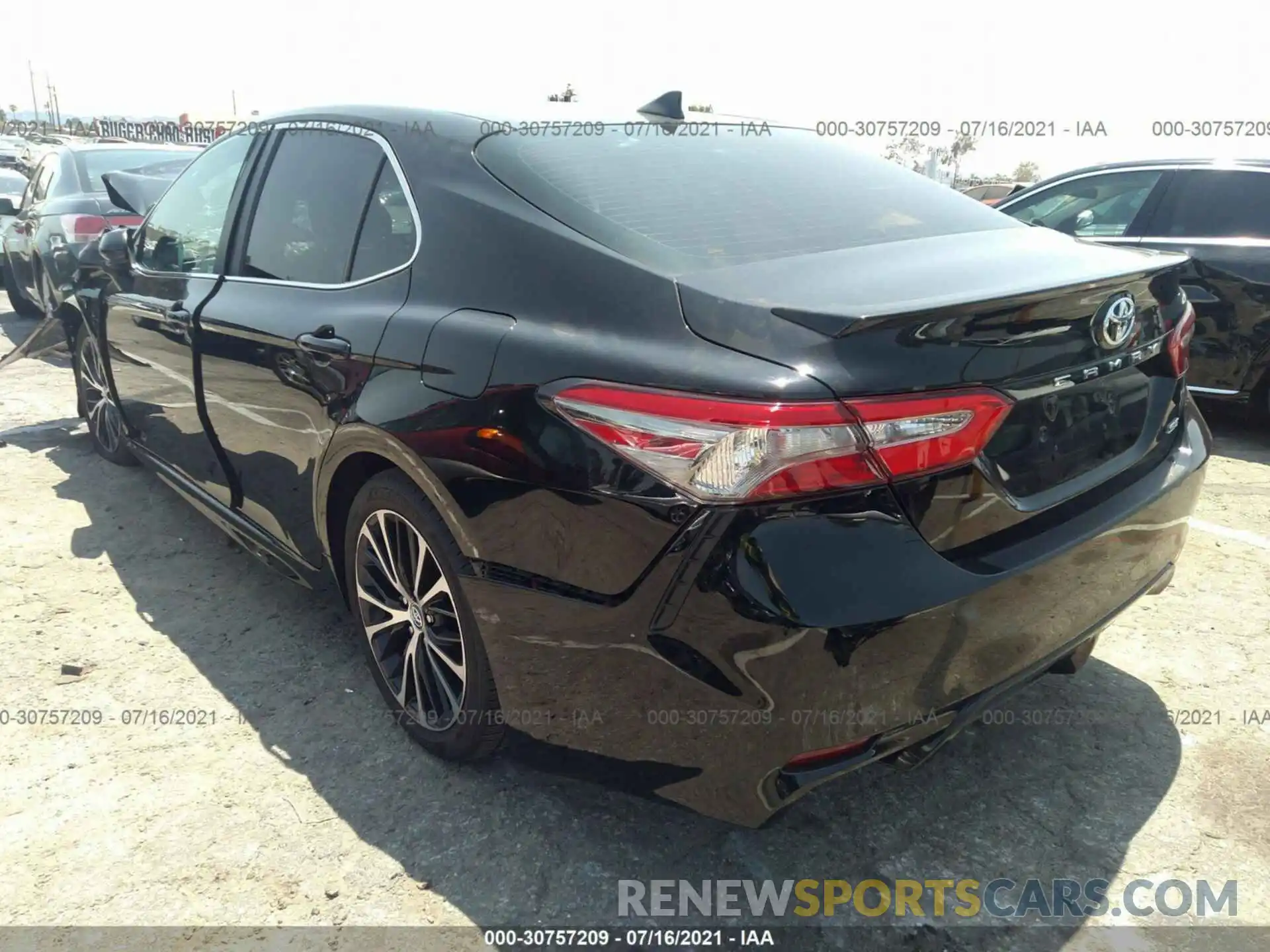 3 Photograph of a damaged car 4T1B11HK1KU710680 TOYOTA CAMRY 2019