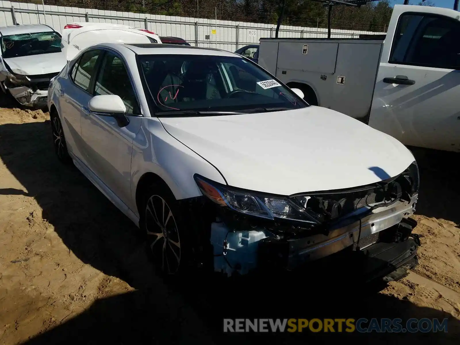 1 Photograph of a damaged car 4T1B11HK1KU711148 TOYOTA CAMRY 2019