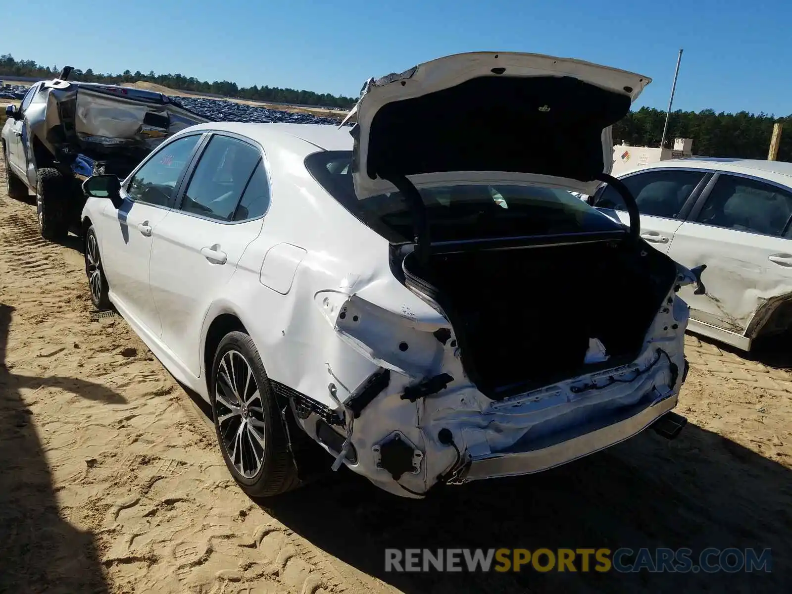 3 Photograph of a damaged car 4T1B11HK1KU711148 TOYOTA CAMRY 2019