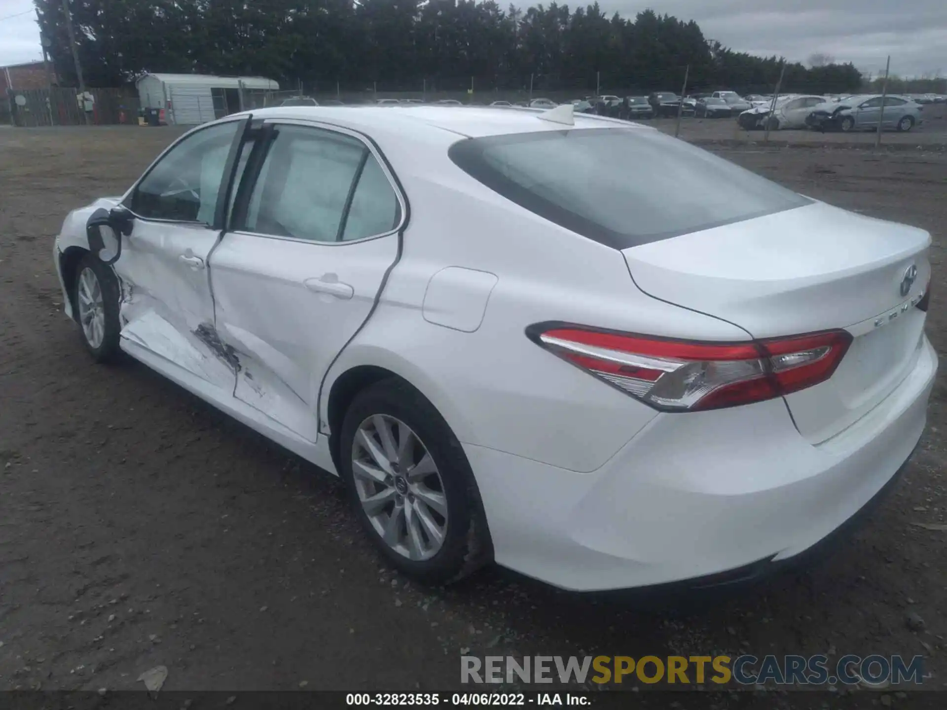 3 Photograph of a damaged car 4T1B11HK1KU714695 TOYOTA CAMRY 2019