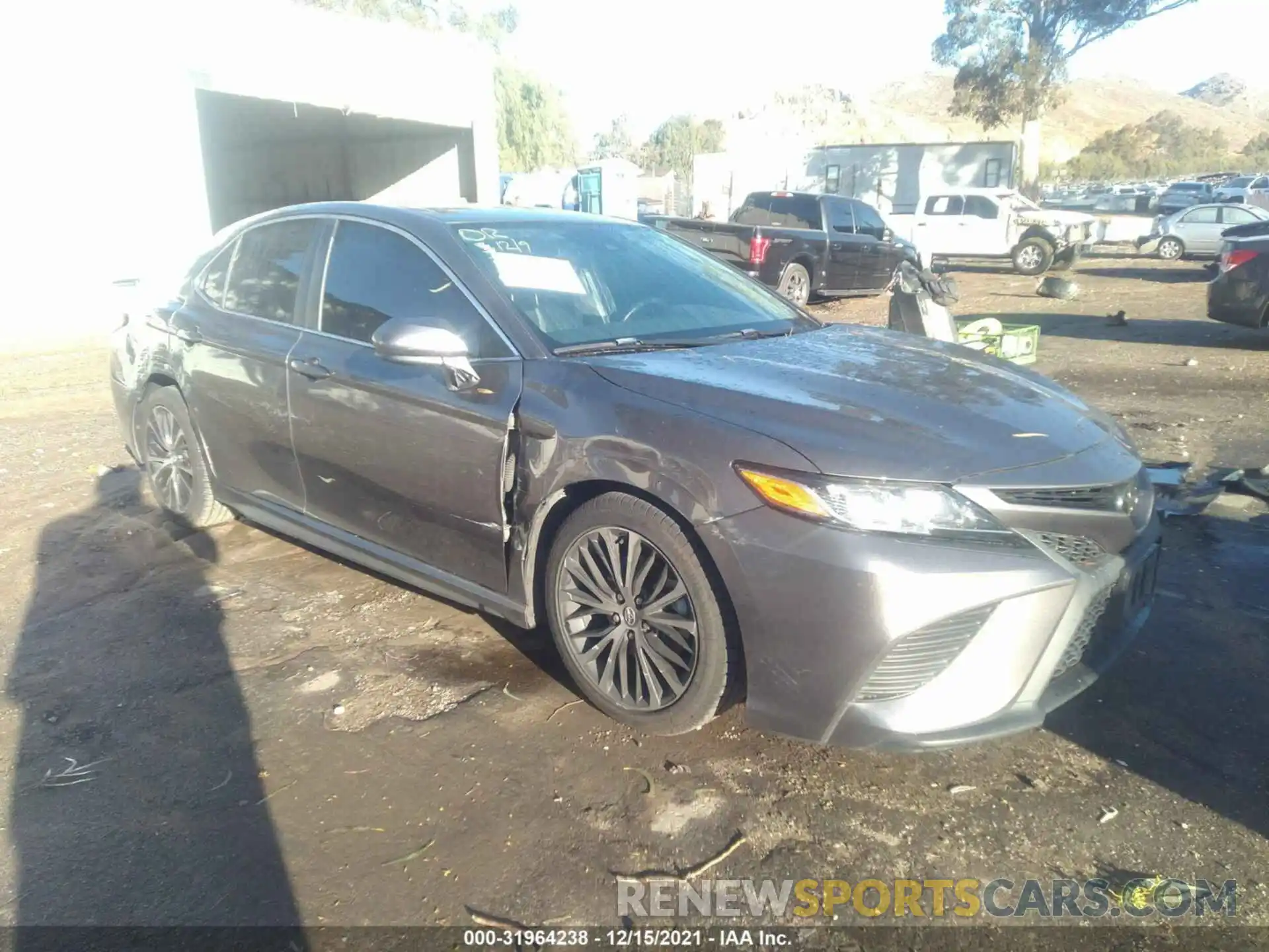 1 Photograph of a damaged car 4T1B11HK1KU715913 TOYOTA CAMRY 2019