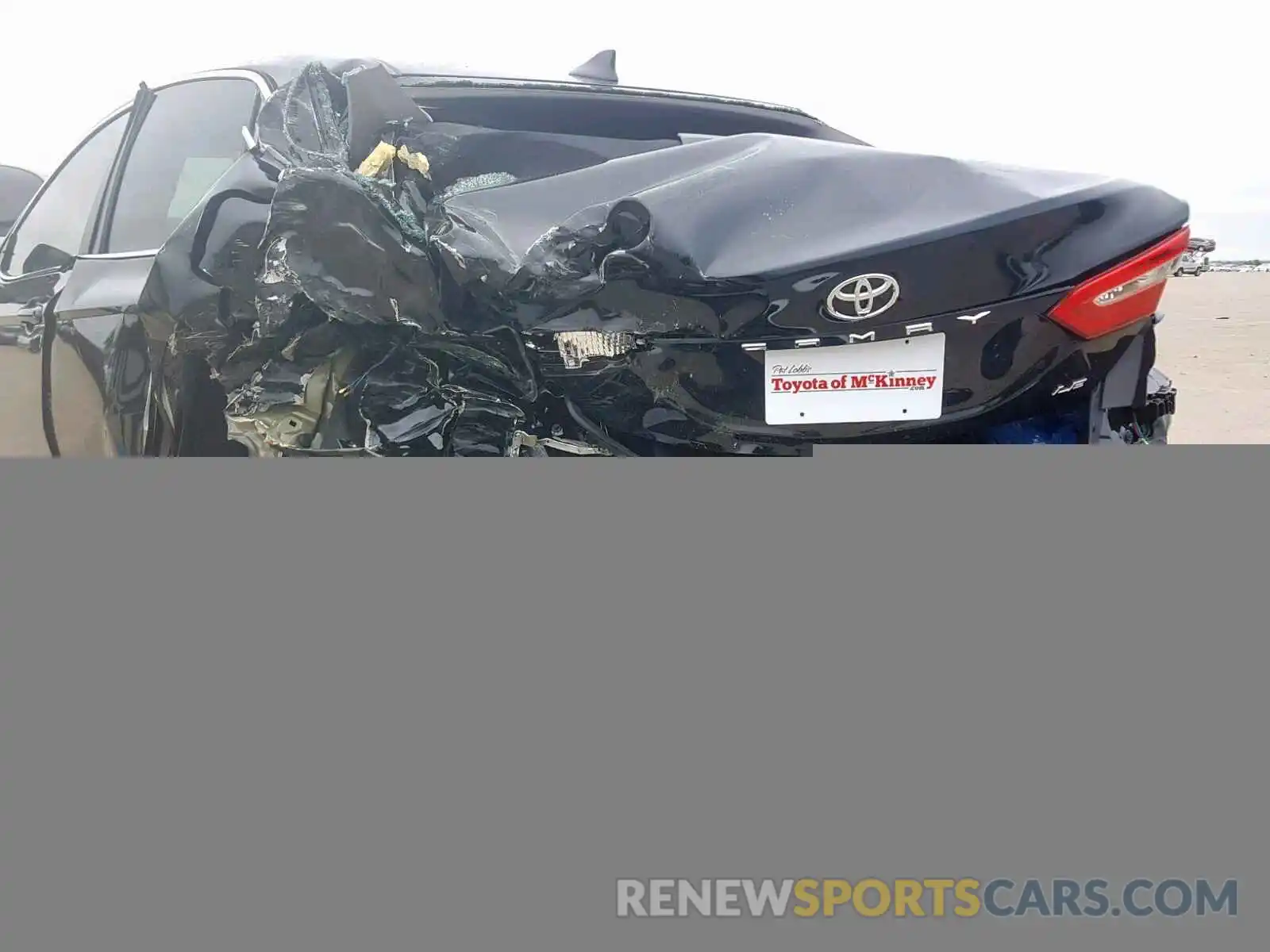 9 Photograph of a damaged car 4T1B11HK1KU717080 TOYOTA CAMRY 2019