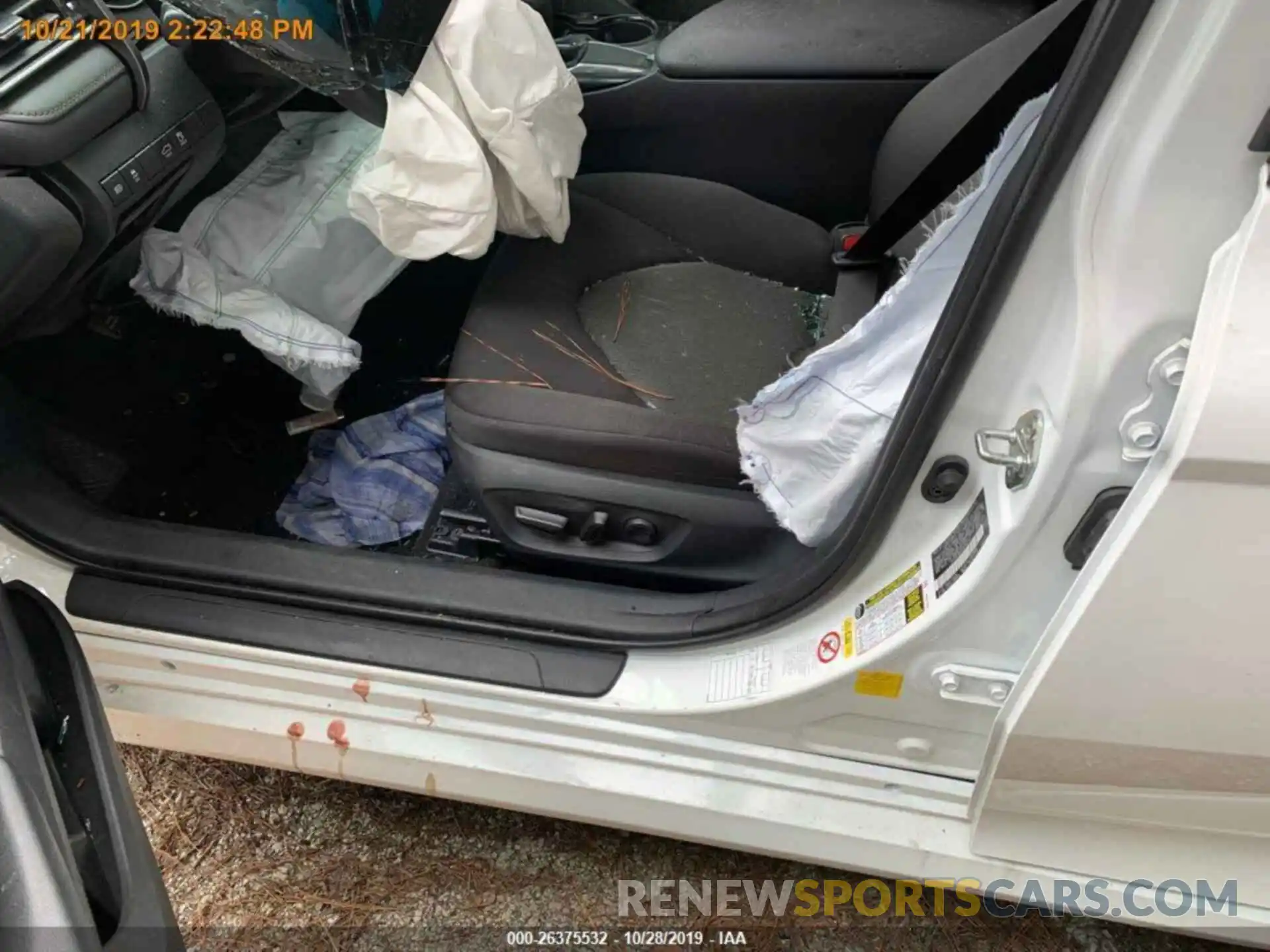 14 Photograph of a damaged car 4T1B11HK1KU718732 TOYOTA CAMRY 2019