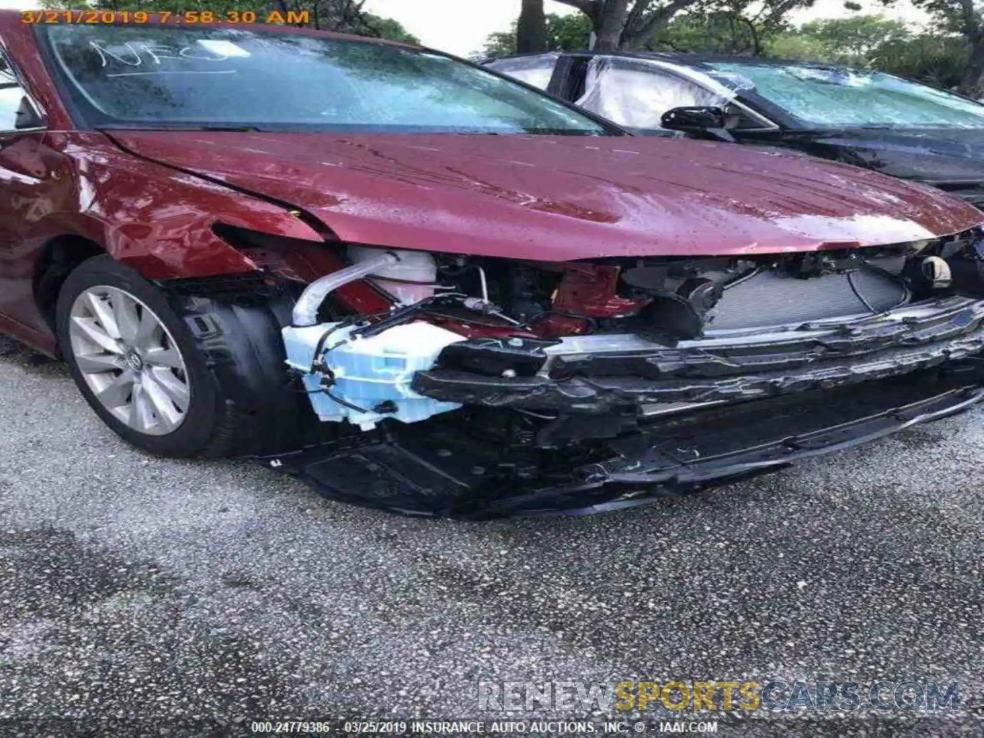 15 Photograph of a damaged car 4T1B11HK1KU718830 TOYOTA CAMRY 2019