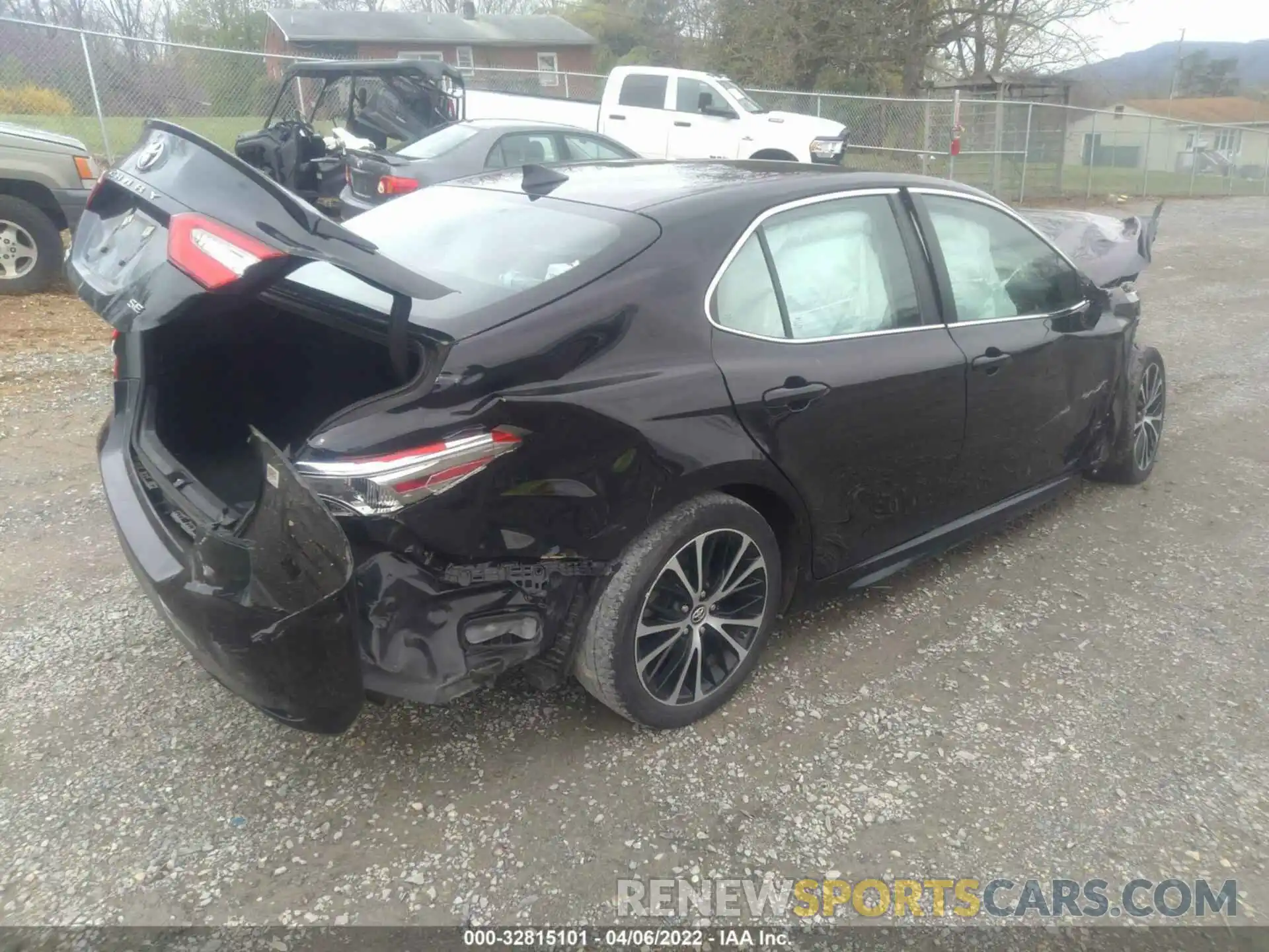 4 Photograph of a damaged car 4T1B11HK1KU719511 TOYOTA CAMRY 2019