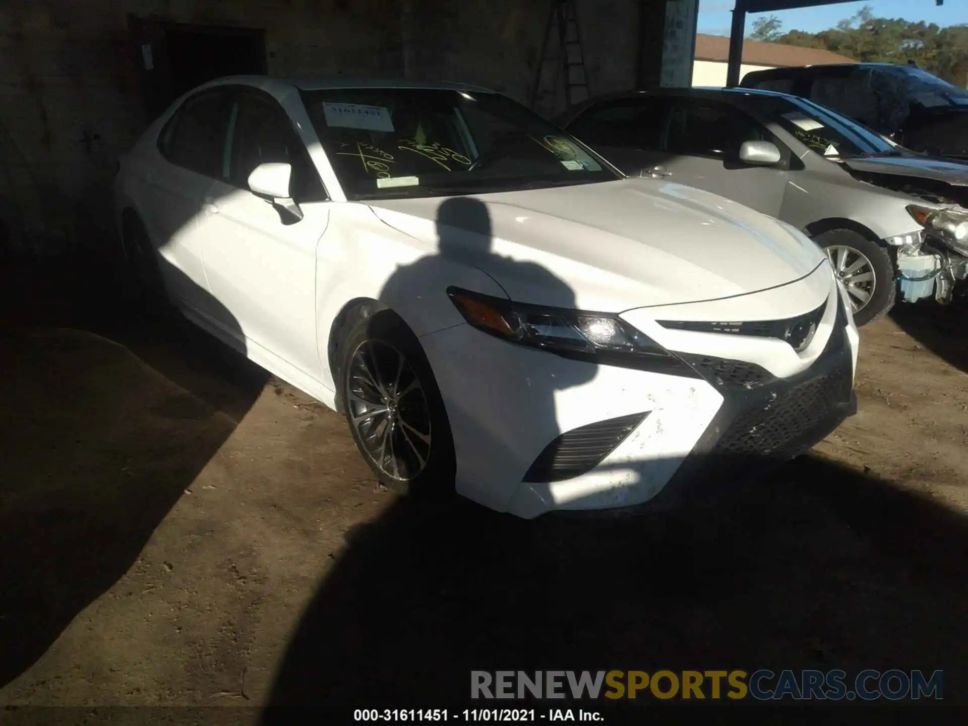 1 Photograph of a damaged car 4T1B11HK1KU719976 TOYOTA CAMRY 2019