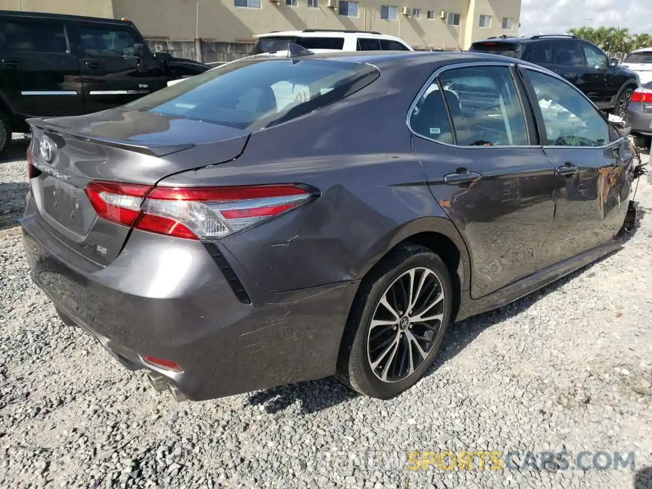 4 Photograph of a damaged car 4T1B11HK1KU720593 TOYOTA CAMRY 2019