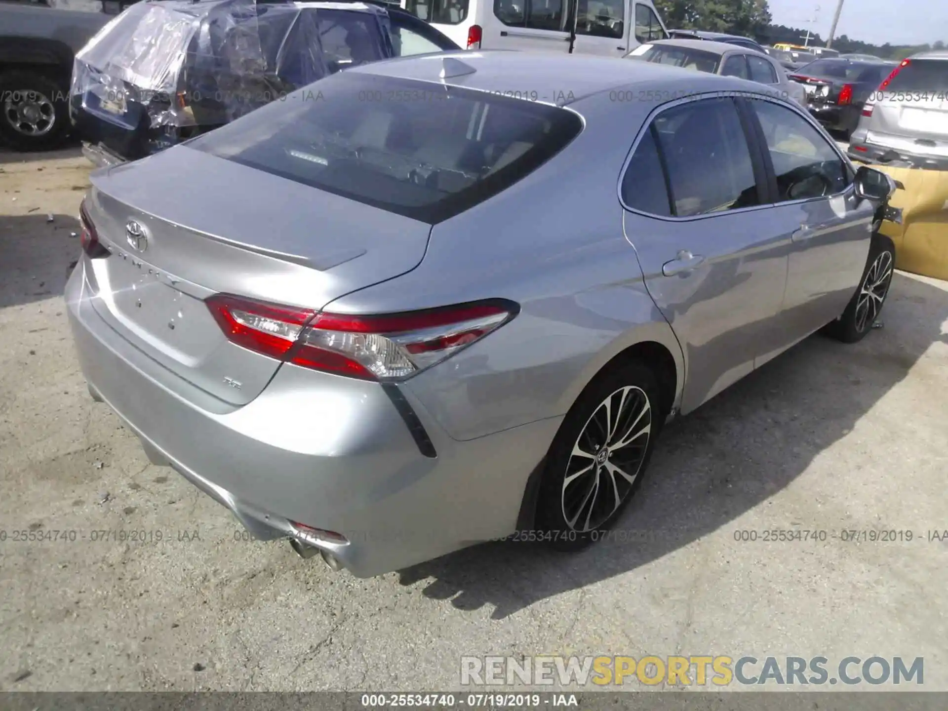 4 Фотография поврежденного автомобиля 4T1B11HK1KU722635 TOYOTA CAMRY 2019