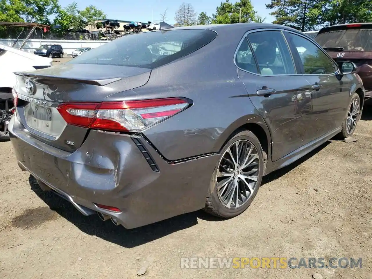 4 Photograph of a damaged car 4T1B11HK1KU723204 TOYOTA CAMRY 2019