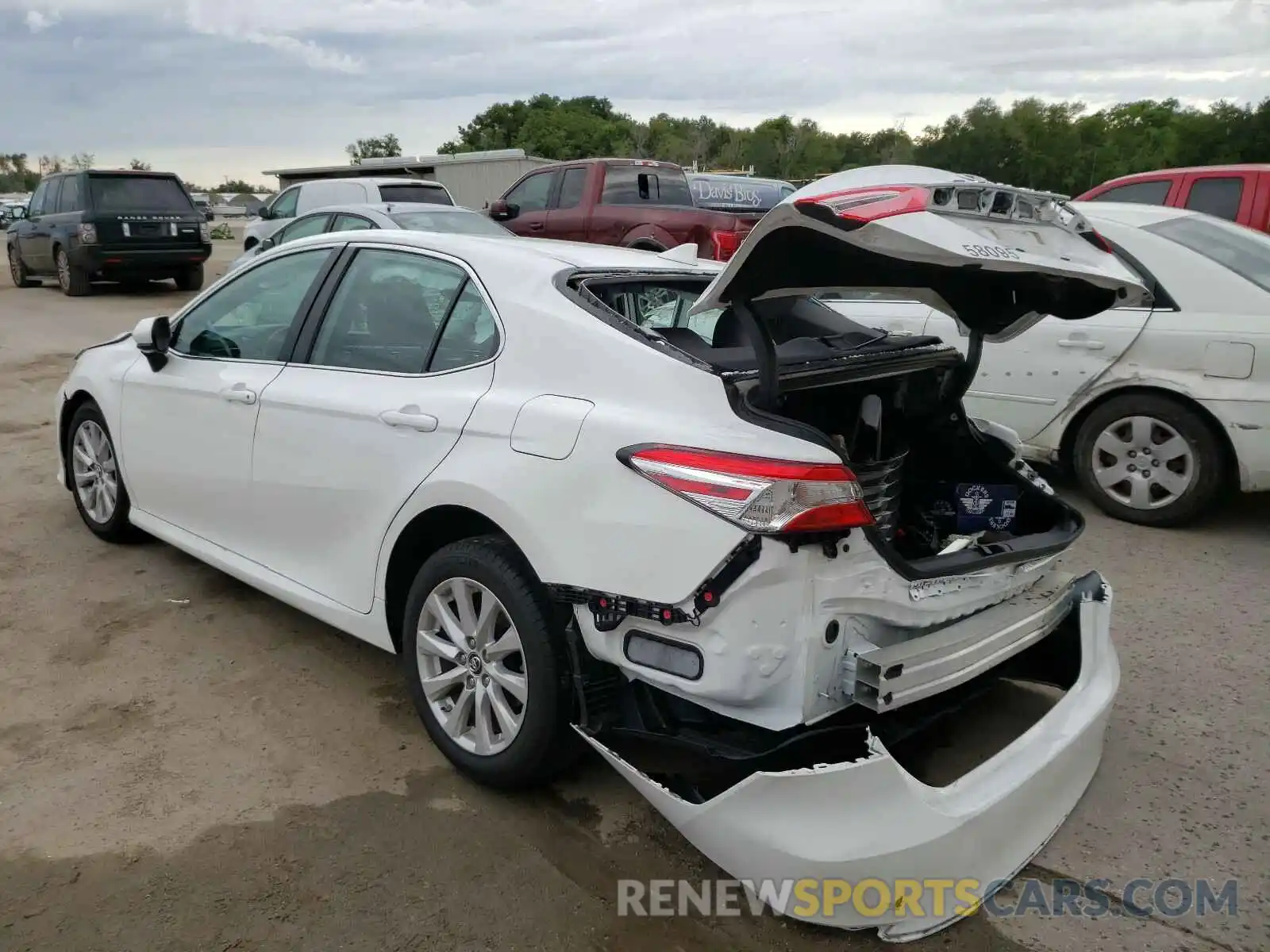 3 Photograph of a damaged car 4T1B11HK1KU723414 TOYOTA CAMRY 2019