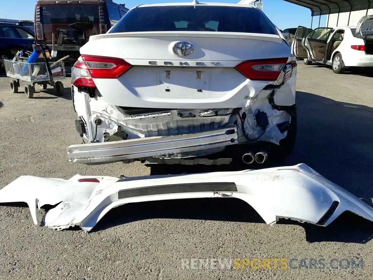 9 Photograph of a damaged car 4T1B11HK1KU724479 TOYOTA CAMRY 2019