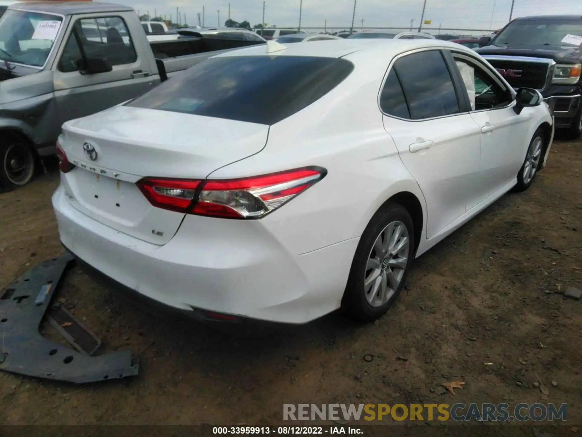 4 Photograph of a damaged car 4T1B11HK1KU724594 TOYOTA CAMRY 2019