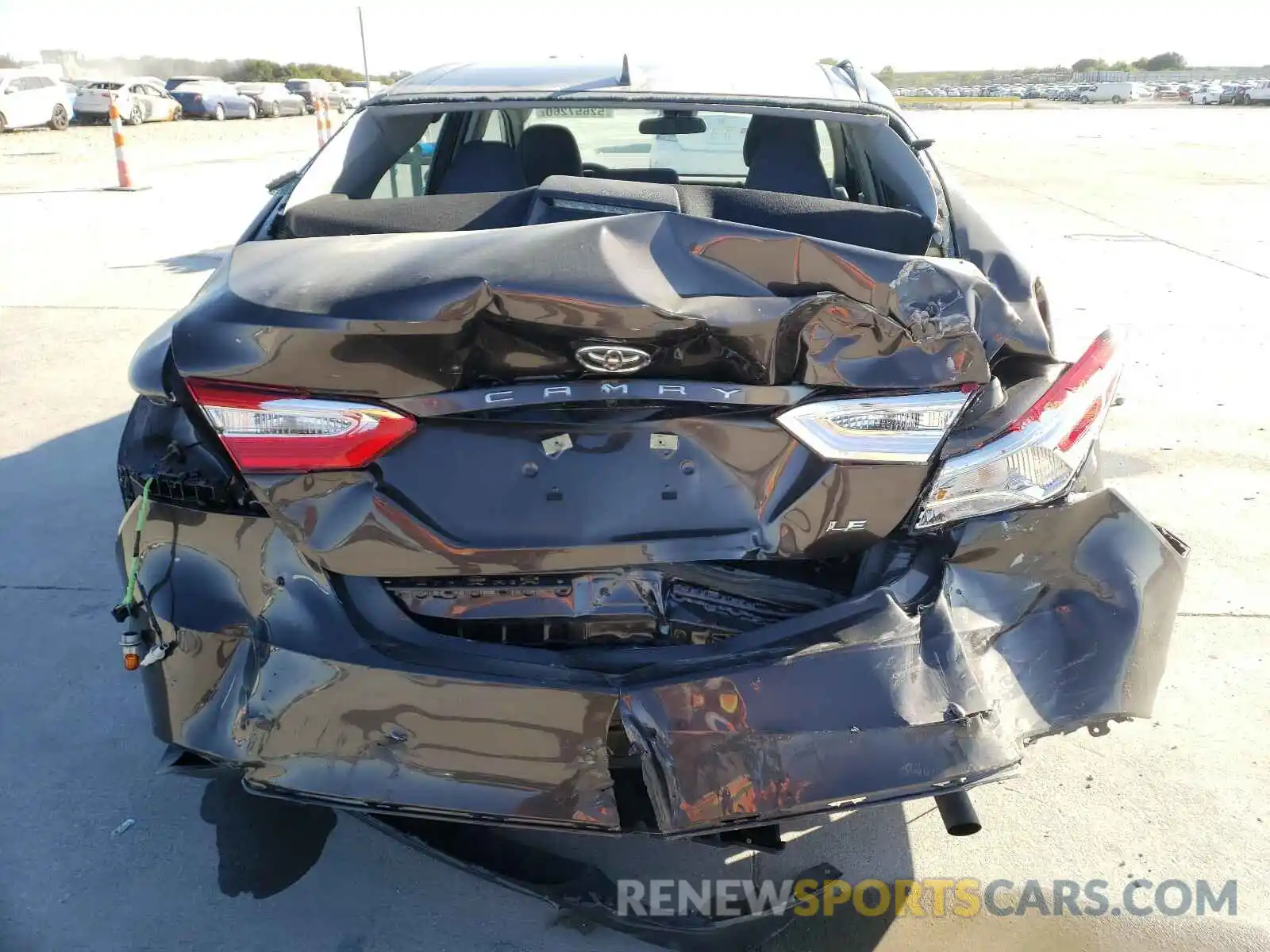 9 Photograph of a damaged car 4T1B11HK1KU725227 TOYOTA CAMRY 2019
