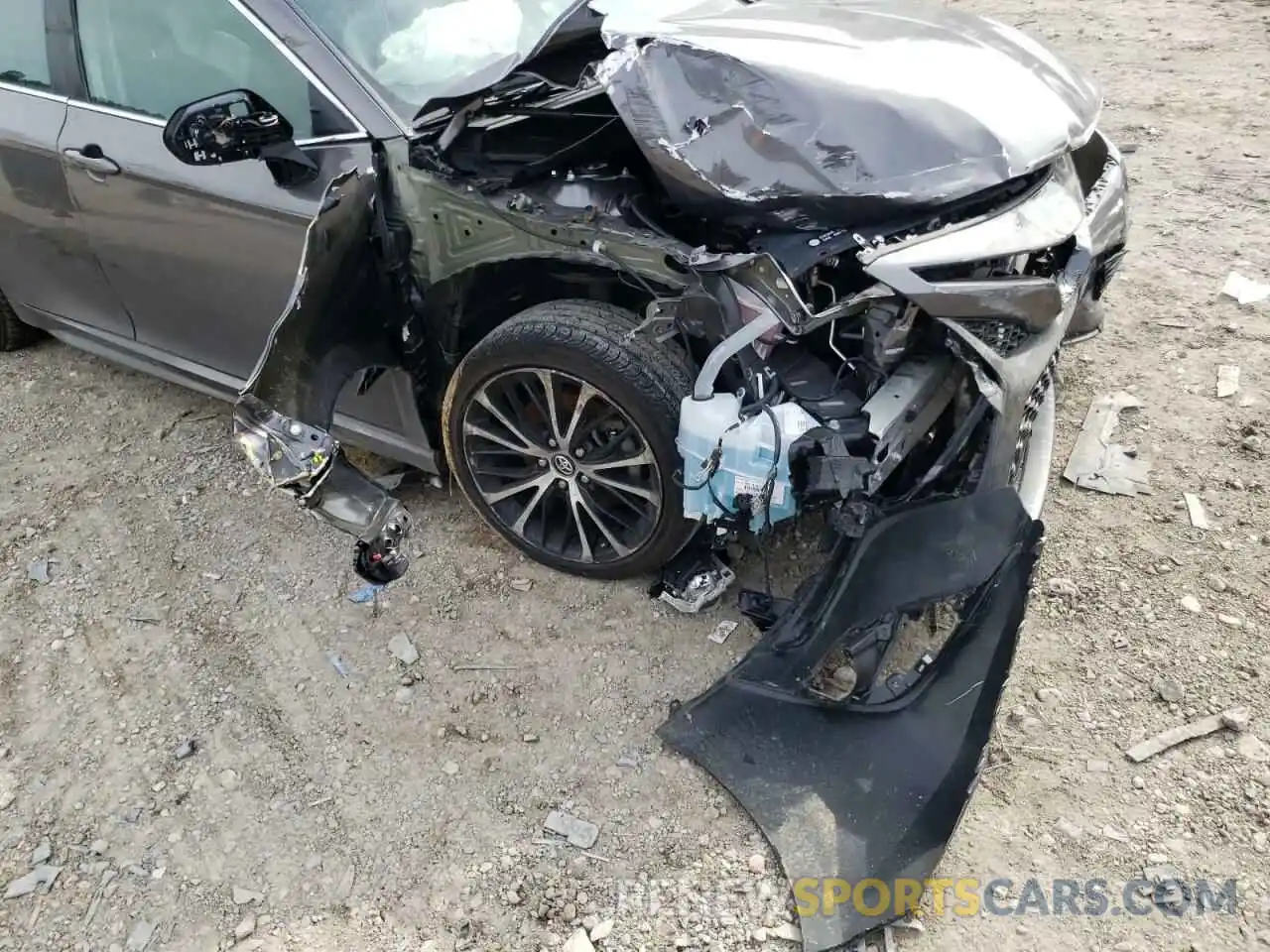 9 Photograph of a damaged car 4T1B11HK1KU725549 TOYOTA CAMRY 2019