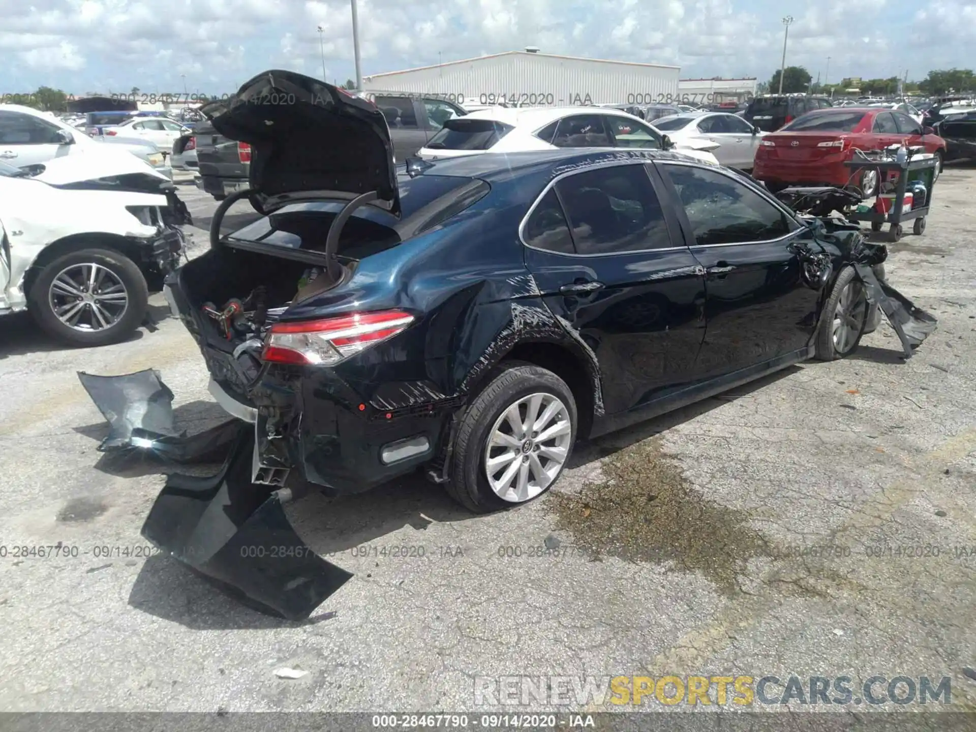 4 Photograph of a damaged car 4T1B11HK1KU726135 TOYOTA CAMRY 2019