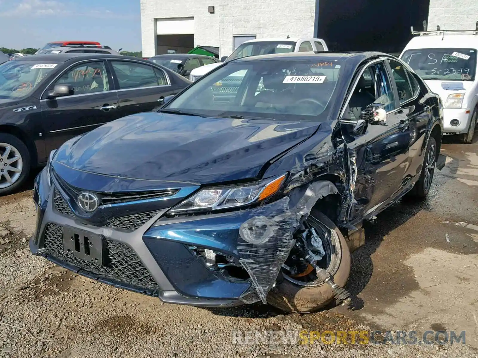 2 Photograph of a damaged car 4T1B11HK1KU726815 TOYOTA CAMRY 2019