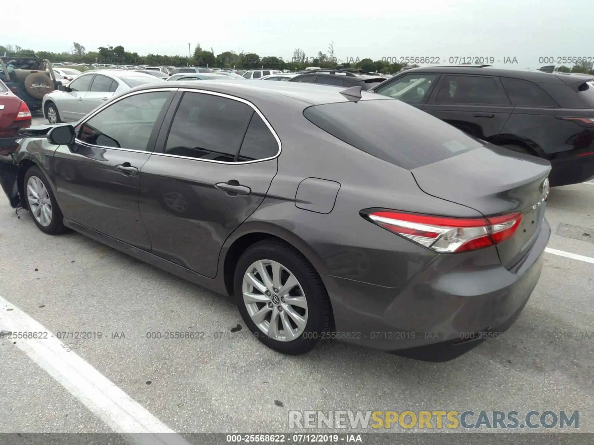 3 Photograph of a damaged car 4T1B11HK1KU727432 TOYOTA CAMRY 2019