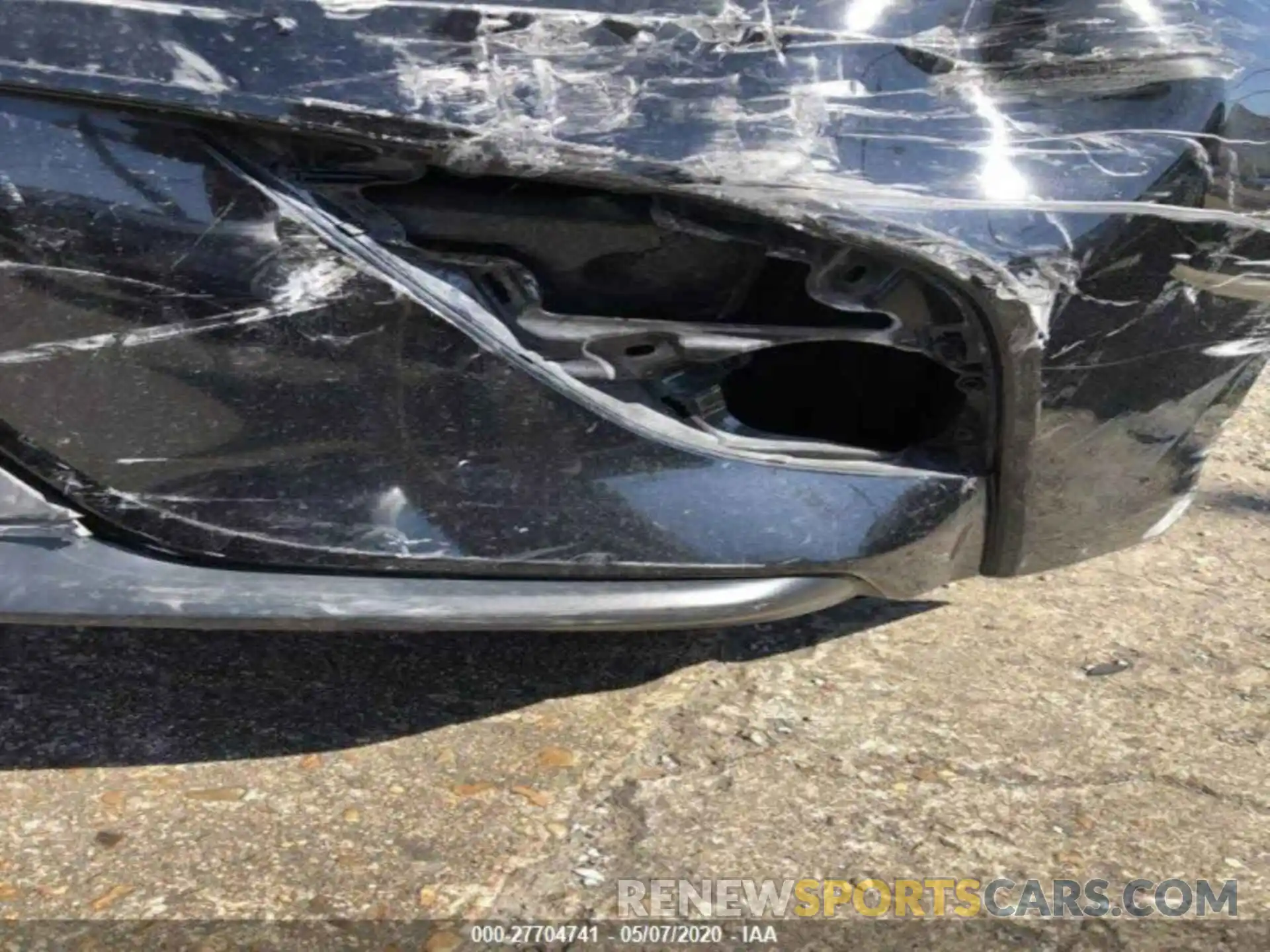 10 Photograph of a damaged car 4T1B11HK1KU727463 TOYOTA CAMRY 2019