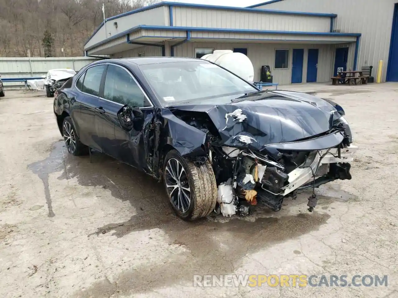 1 Photograph of a damaged car 4T1B11HK1KU730444 TOYOTA CAMRY 2019