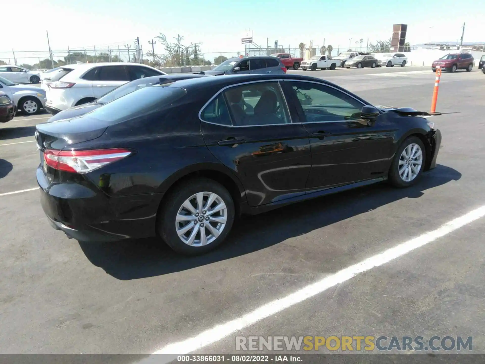 4 Photograph of a damaged car 4T1B11HK1KU731643 TOYOTA CAMRY 2019