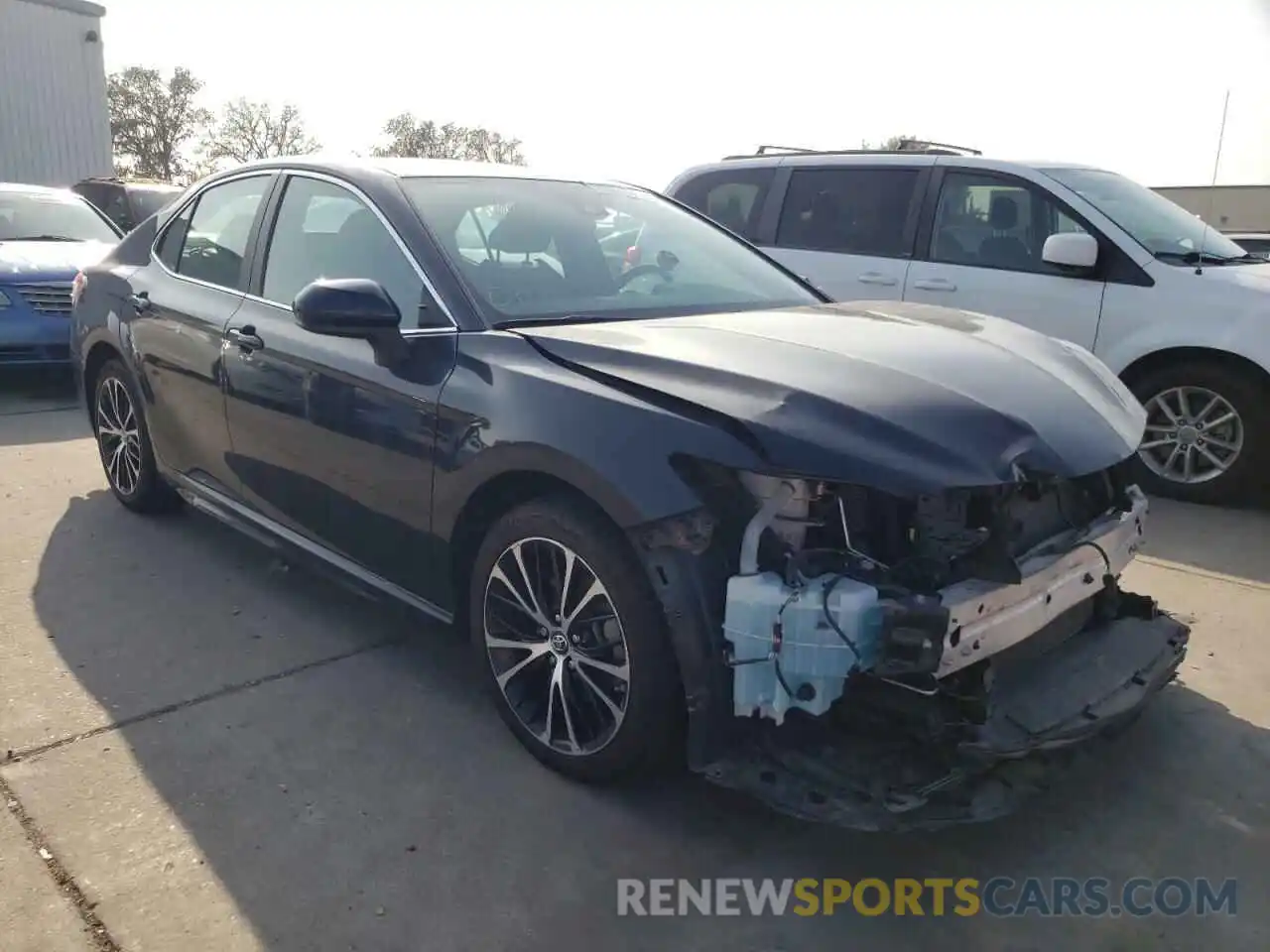 1 Photograph of a damaged car 4T1B11HK1KU731724 TOYOTA CAMRY 2019