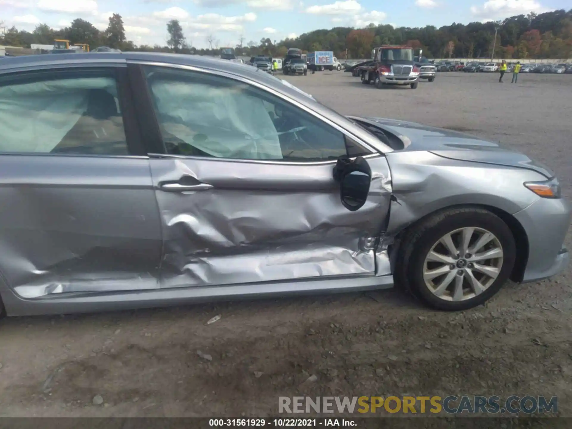 6 Photograph of a damaged car 4T1B11HK1KU731822 TOYOTA CAMRY 2019