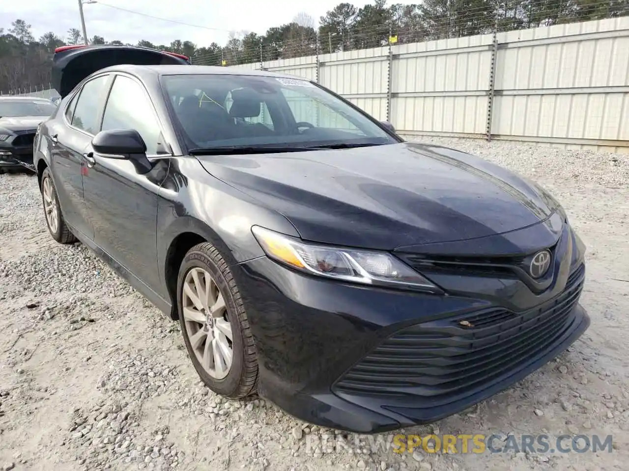 1 Photograph of a damaged car 4T1B11HK1KU733635 TOYOTA CAMRY 2019