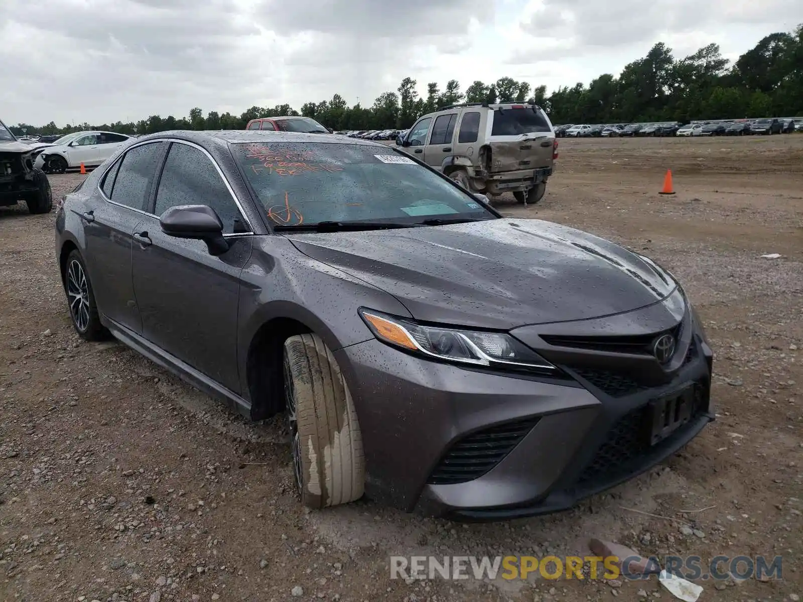 1 Photograph of a damaged car 4T1B11HK1KU734283 TOYOTA CAMRY 2019