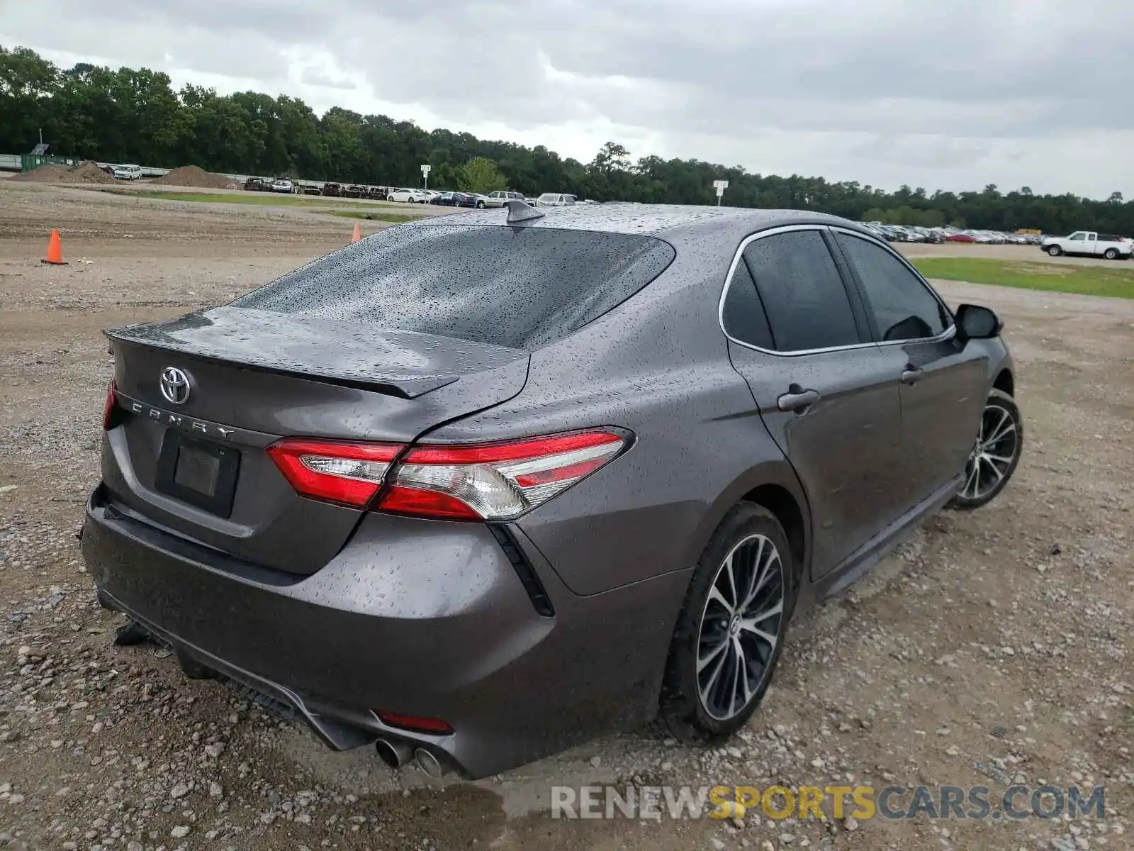 4 Photograph of a damaged car 4T1B11HK1KU734283 TOYOTA CAMRY 2019