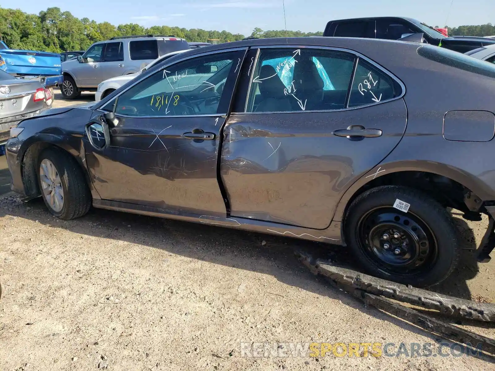 9 Photograph of a damaged car 4T1B11HK1KU734719 TOYOTA CAMRY 2019