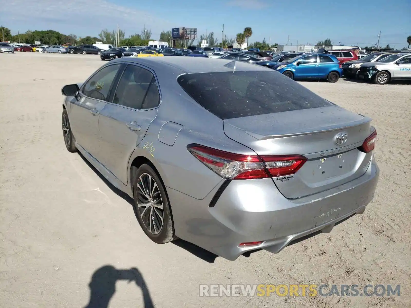 3 Photograph of a damaged car 4T1B11HK1KU735529 TOYOTA CAMRY 2019