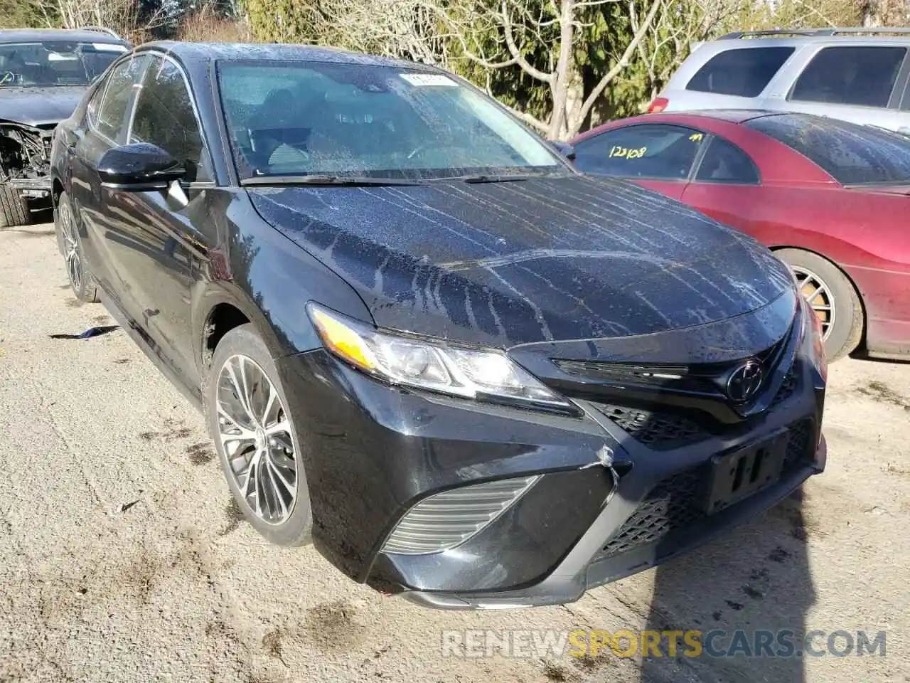 1 Photograph of a damaged car 4T1B11HK1KU737538 TOYOTA CAMRY 2019