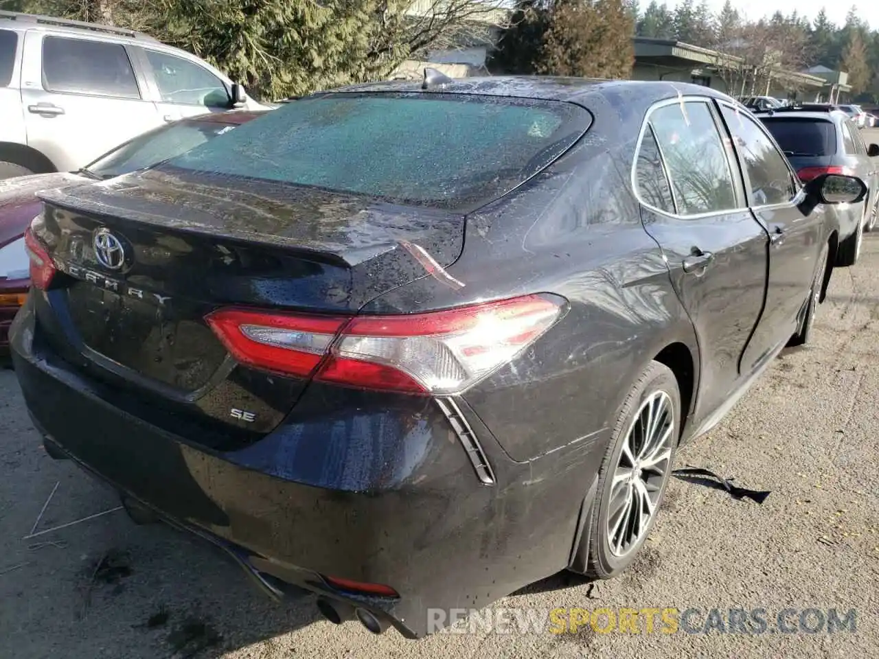 4 Photograph of a damaged car 4T1B11HK1KU737538 TOYOTA CAMRY 2019