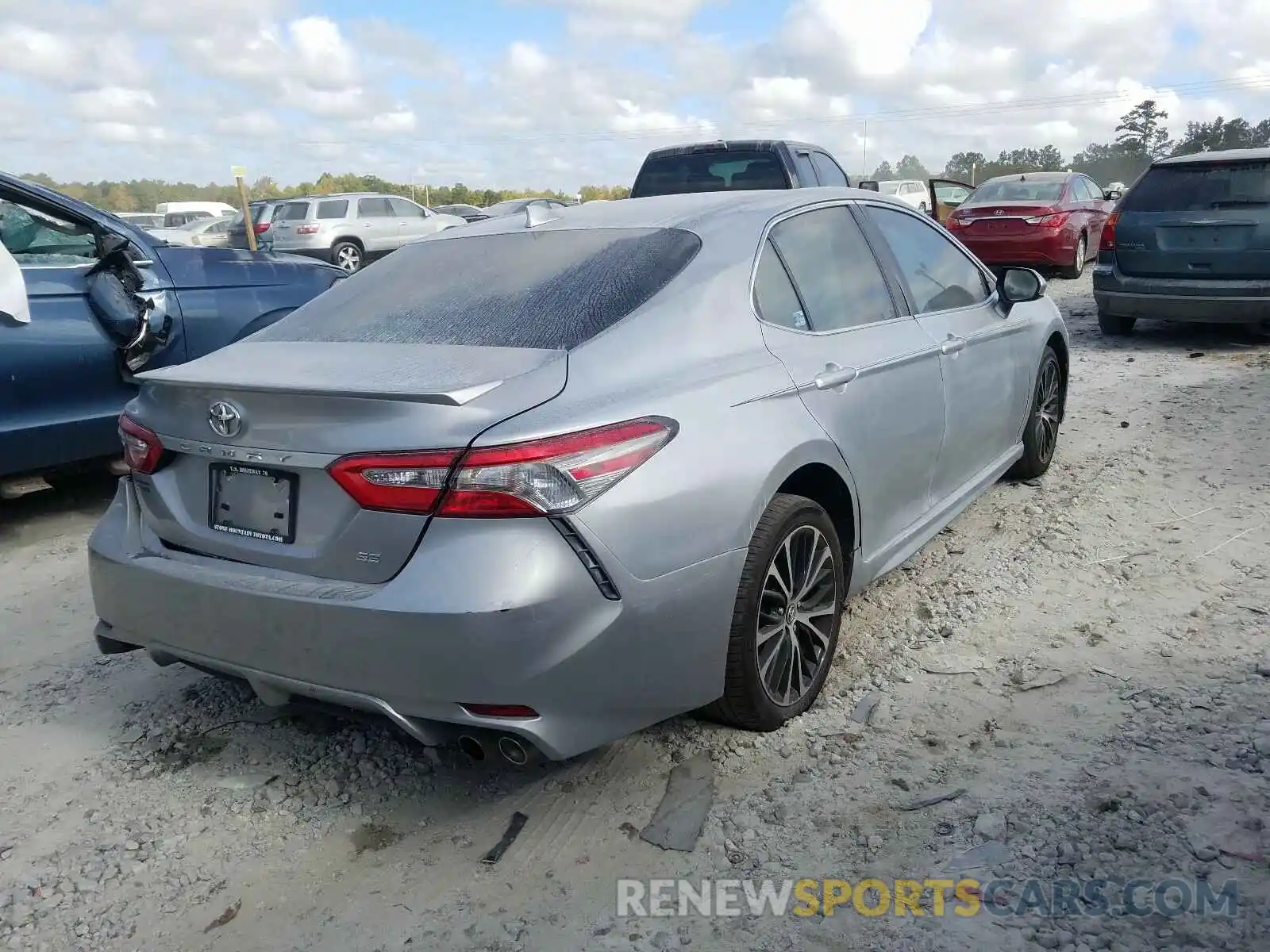 4 Photograph of a damaged car 4T1B11HK1KU737555 TOYOTA CAMRY 2019