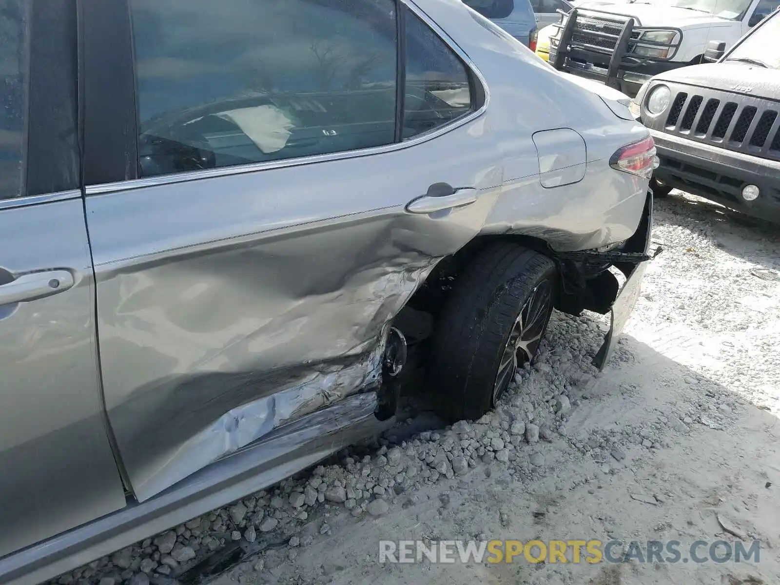 9 Photograph of a damaged car 4T1B11HK1KU737555 TOYOTA CAMRY 2019