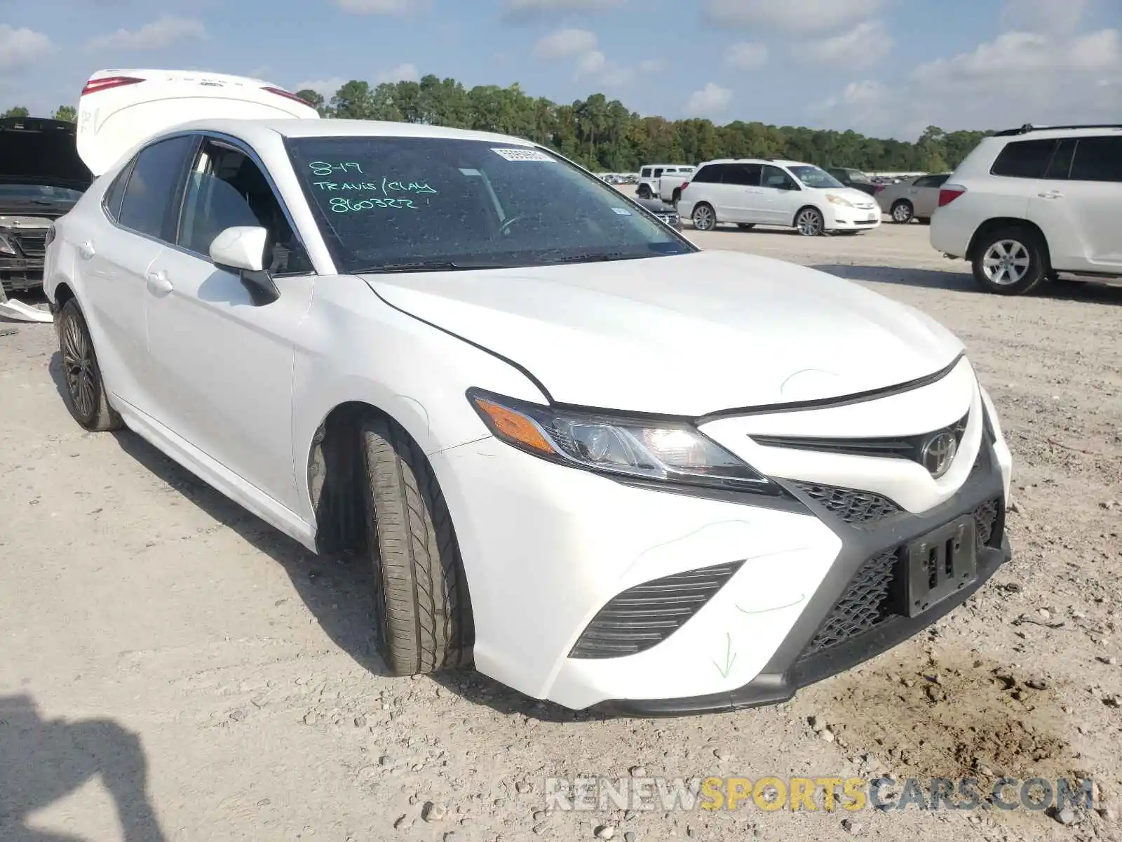 1 Photograph of a damaged car 4T1B11HK1KU738012 TOYOTA CAMRY 2019