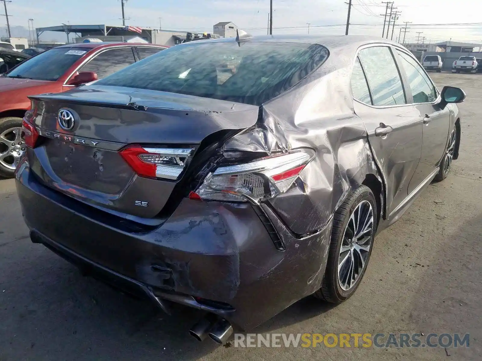 4 Photograph of a damaged car 4T1B11HK1KU739760 TOYOTA CAMRY 2019