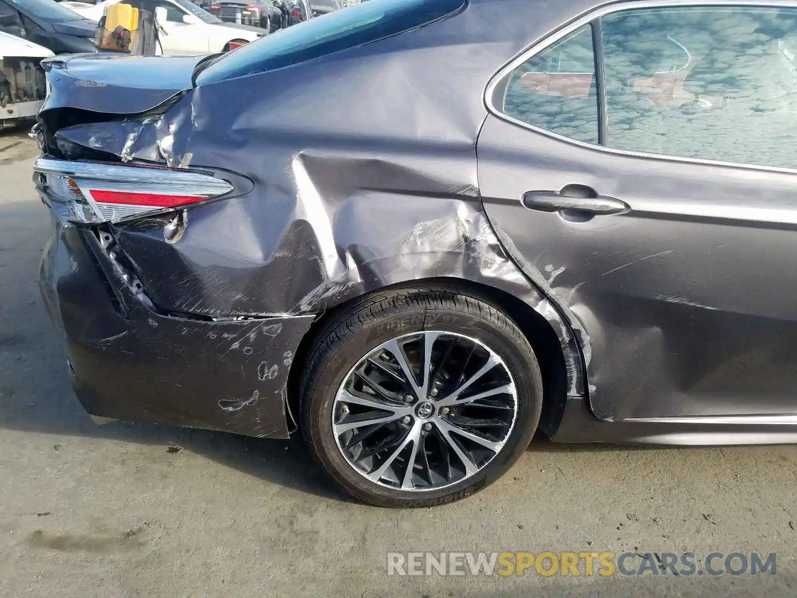 9 Photograph of a damaged car 4T1B11HK1KU739760 TOYOTA CAMRY 2019