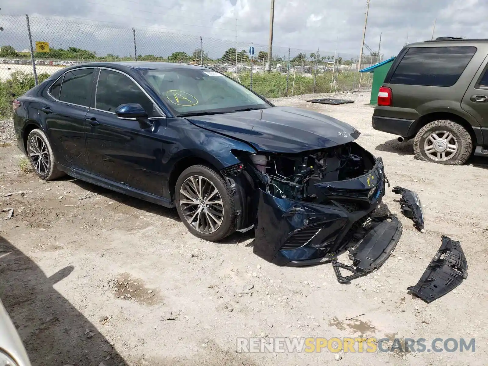 1 Photograph of a damaged car 4T1B11HK1KU739791 TOYOTA CAMRY 2019