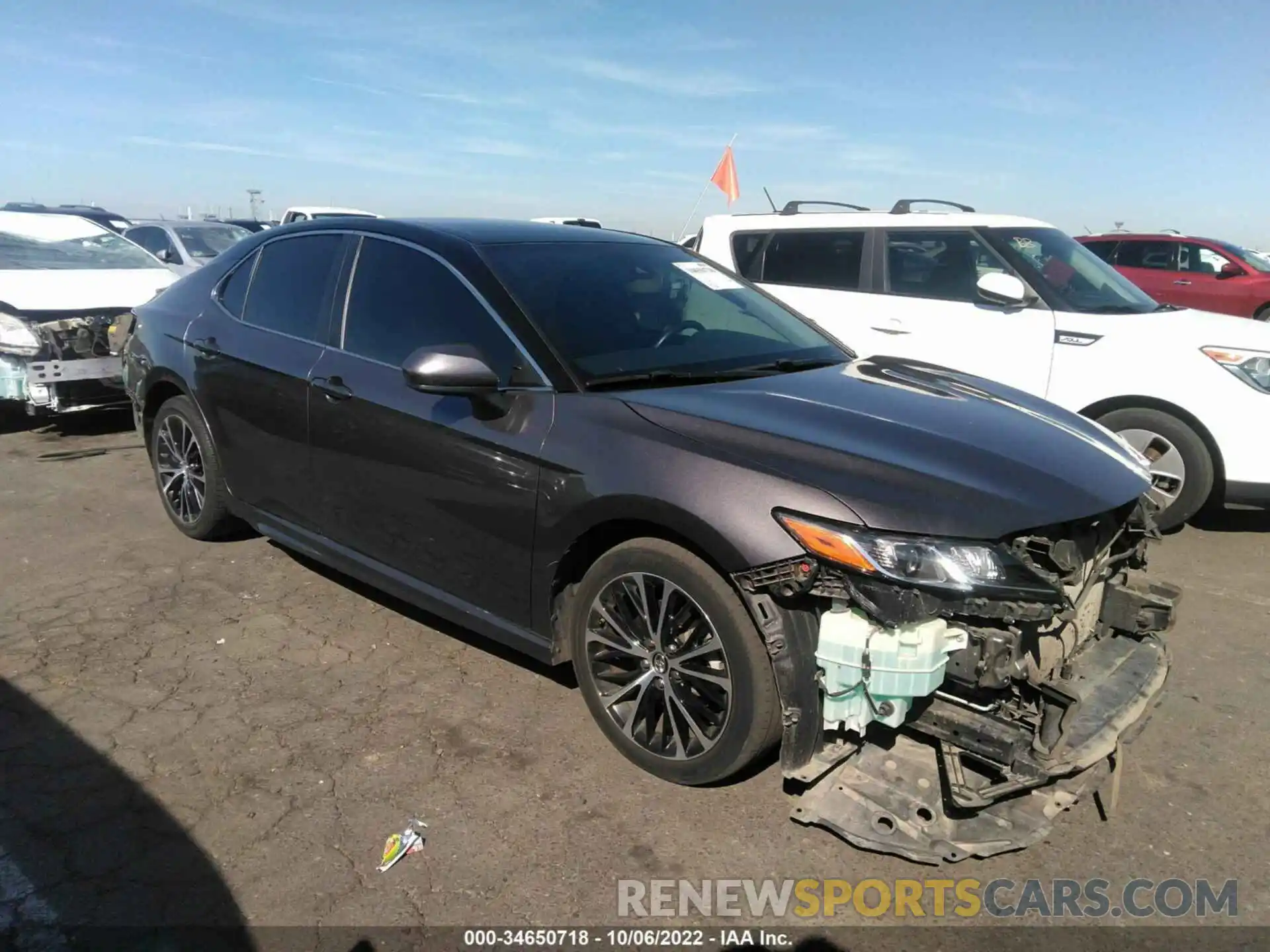 1 Photograph of a damaged car 4T1B11HK1KU740262 TOYOTA CAMRY 2019